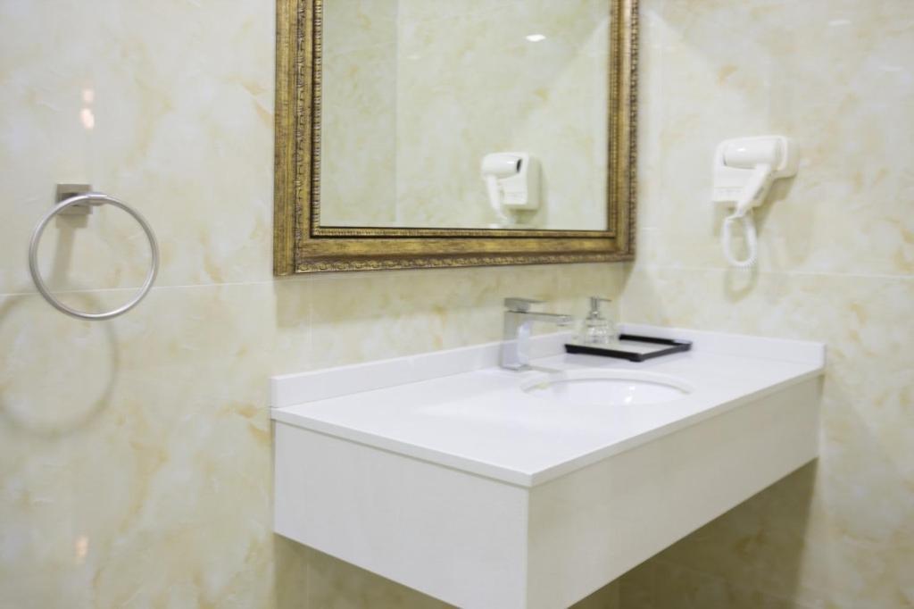 Hotel Britania Kamez Zewnętrze zdjęcie